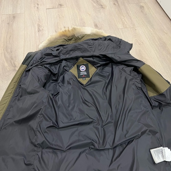 Carson Parka Canada Goose. Size M - Picture 7 of 7